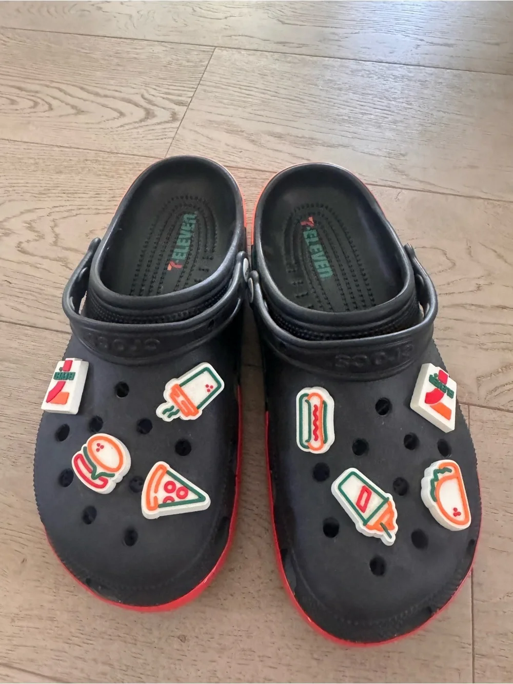 NWOT 7-Eleven X Crocs Classic Clog 7-11 Exclusive Black Size 10 Men 12 Women